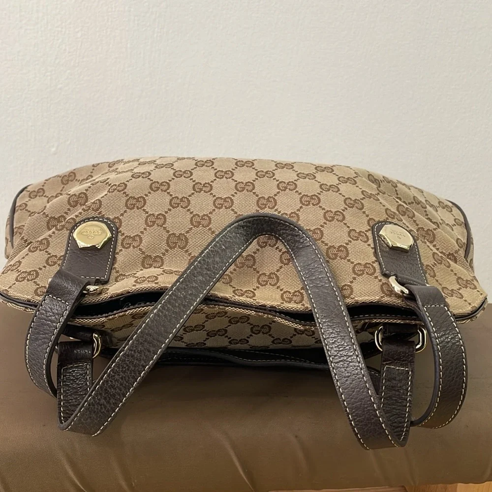 Vintage Gucci Monogram Handbag - Picture 8 of 16